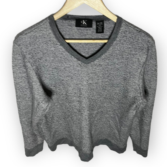 Calvin Klein Men's Gray Italian Yarn V-Neck Fuzzy Texture Pullover Sweater Sz M - Picture 10 of 10